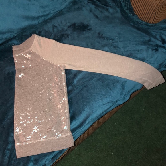 HOLLISTER Top - Picture 3 of 4